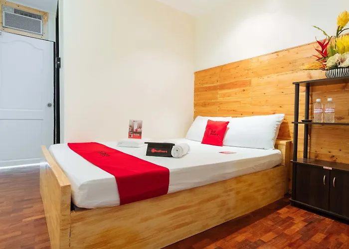 Reddoorz @ Vicente Street Espana Manila