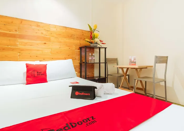 Hotel Reddoorz @ Vicente Street Espana Manila
