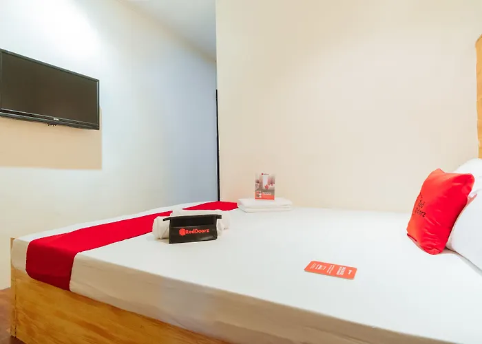 Reddoorz @ Vicente Street Espana Hotel