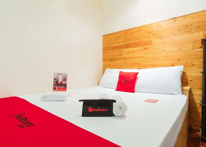 Reddoorz @ Vicente Street Espana