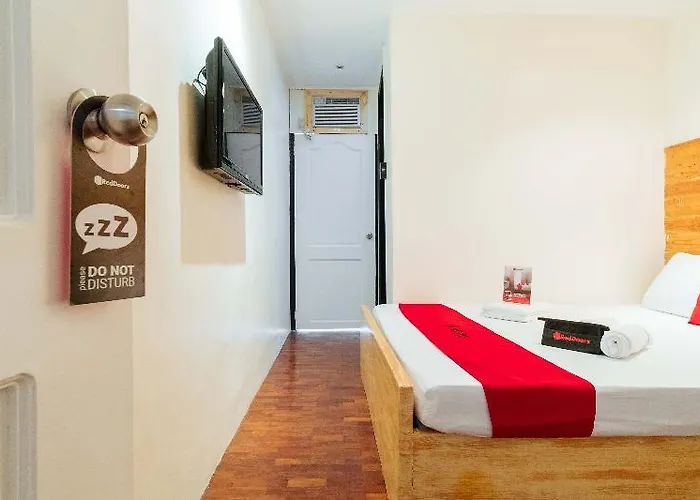 Reddoorz @ Vicente Street Espana Manila
